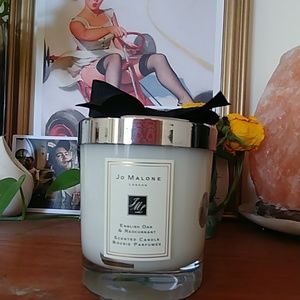Jo Malone English Oak and redcurrant candle